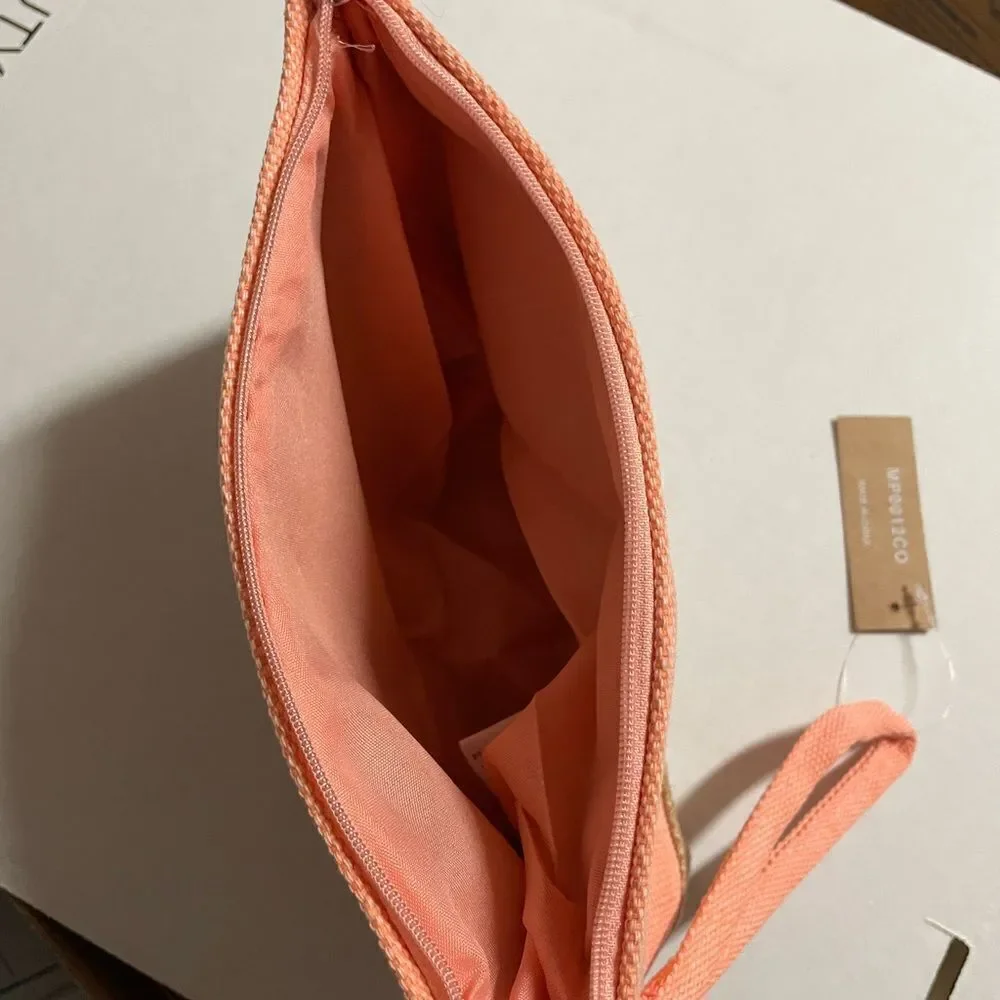 N/A cosmetic bag